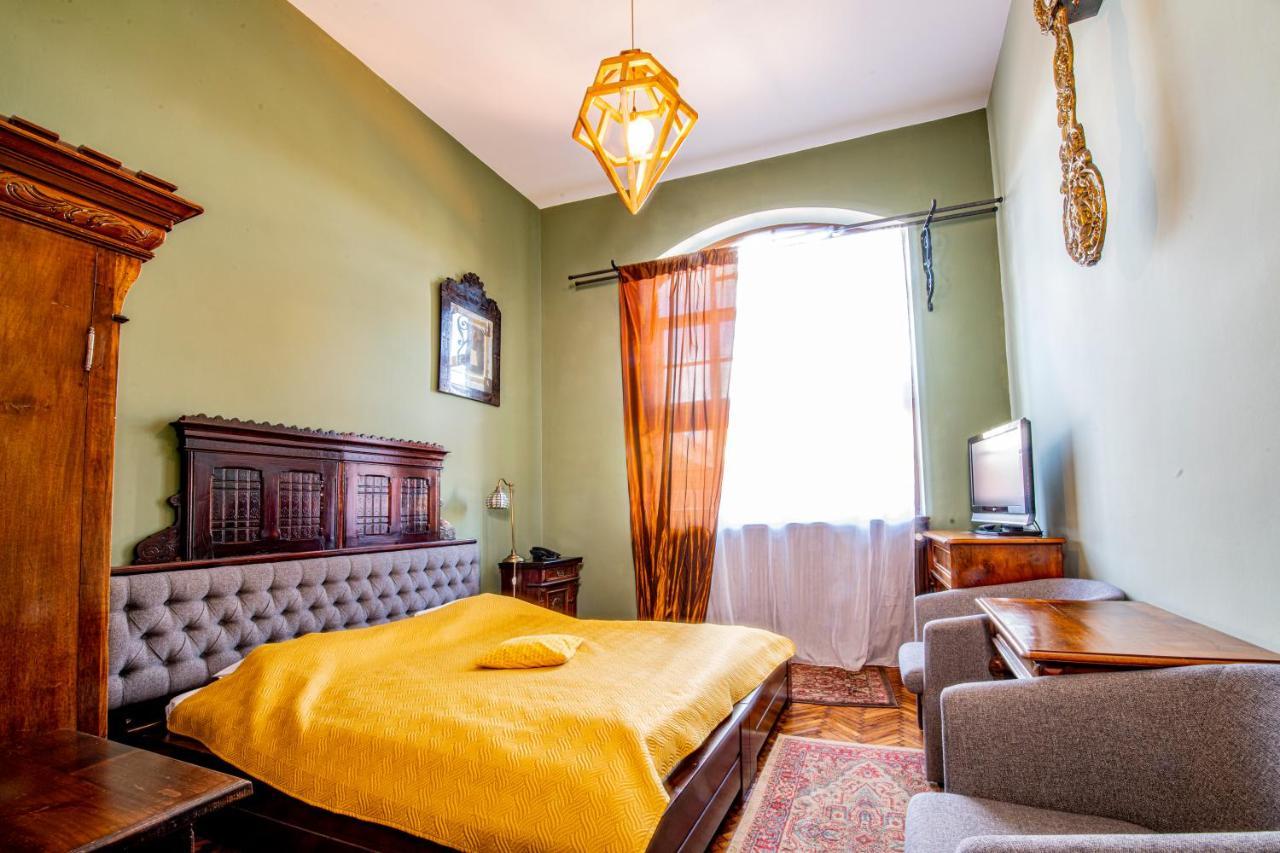 Hotel Poesis Satu Mare Exteriér fotografie